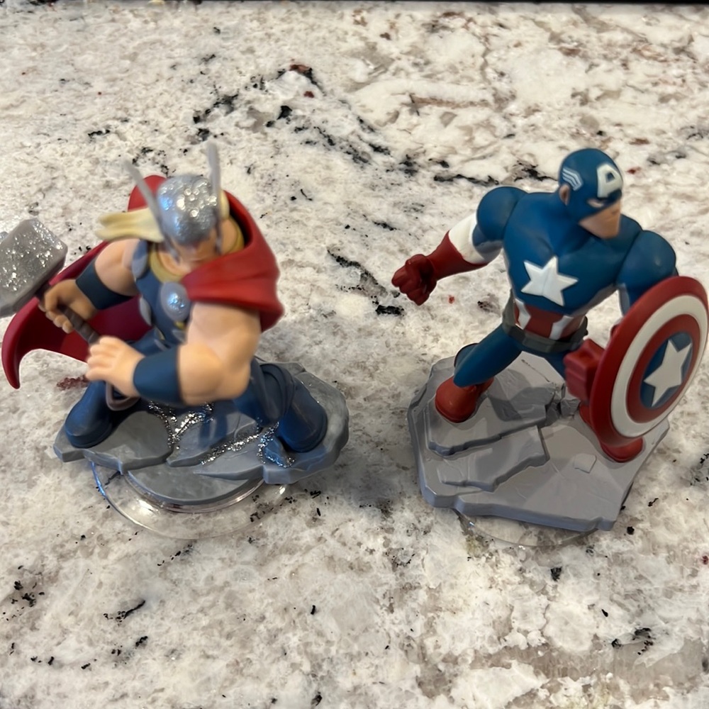 Thor and Captain America Disney Infinity 2.0 figure lot